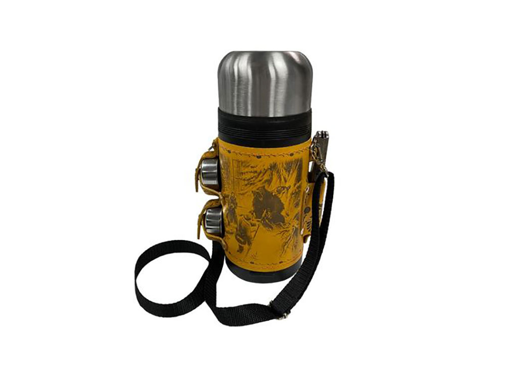 Термос в кожаном чехле